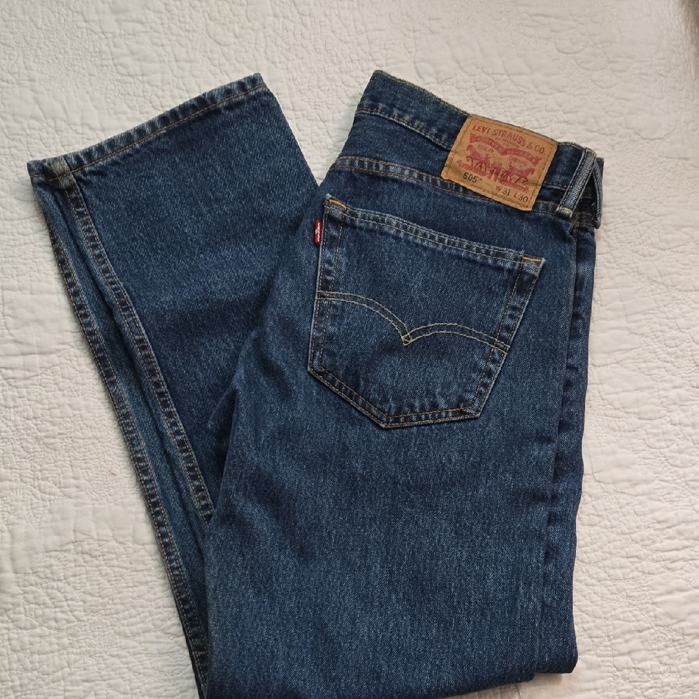 Levi's 505 Blue Jeans Classic Style